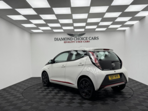2017 Toyota Aygo 1.0 Vvt-I X-Play in White — image 4