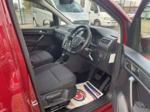 2017 Volkswagen Caddy Life Driver Transfer Auto Wav Wheelchair Accessible Vehicle Automatic 2.0 Tdi Bluemotion Tech in Red — image 6