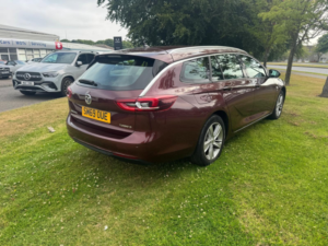 2019 Vauxhall Insignia 1.6 Turbo D Blueinjection Sri Nav Sports Tourer 5dr Diesel Manual Euro 6 (s/s) (136 Ps) in Red — image 4