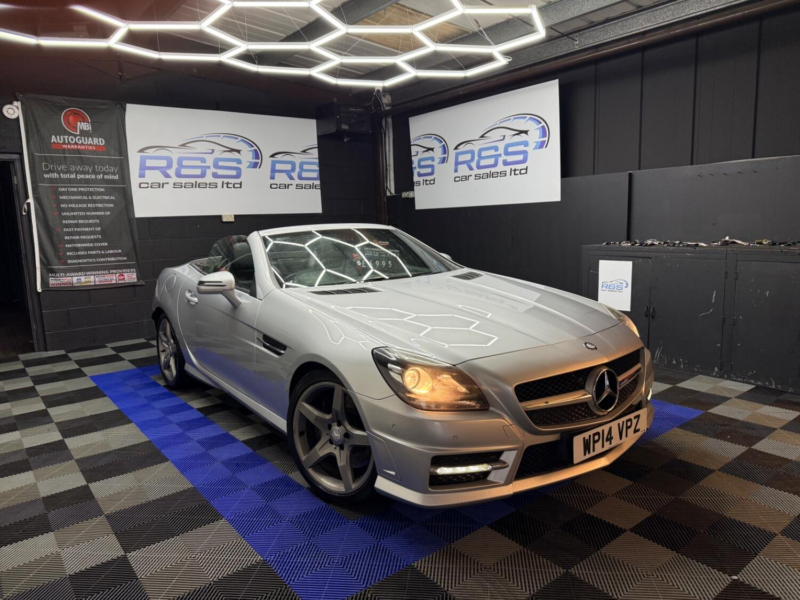 2014 Mercedes-Benz Slk 2.1 Slk250 Cdi Amg Sport in Silver — image 1