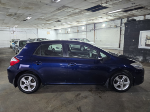 2011 Toyota Auris 1.3 Dual Vvt-I Edition in Blue — image 4