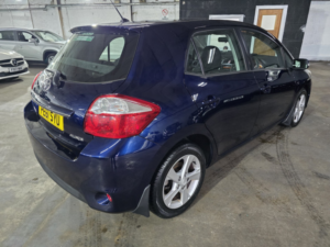2011 Toyota Auris 1.3 Dual Vvt-I Edition in Blue — image 5