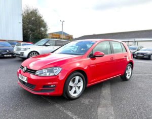 2015 Volkswagen Golf 1.6 Tdi Bluemotion Tech Match DSG Euro 6 (s/s) 5dr in Red — image 3