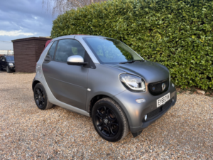 2019 Smart Fortwo 17.6kwh Prime in Silver — image 2