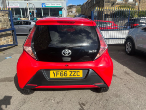 2017 Toyota Aygo 1.0 Vvt-I X-Style Euro 6 5dr in Red — image 5