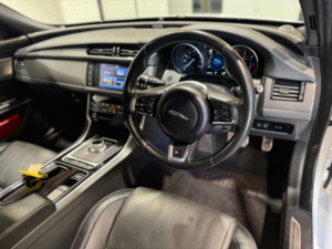 2016 Jaguar Xf 3.0d V6 S Auto Euro 6 (s/s) 4dr in White — image 2
