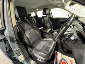 2021 Land Rover Range Rover Evoque 2.0 D200 Mhev R-Dynamic S Auto 4WD Euro 6 (s/s) 5dr in Grey — image 3