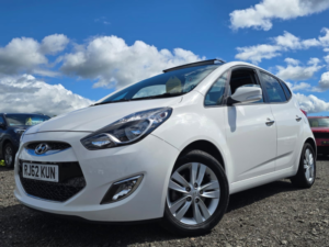 2012 Hyundai Ix20 1.4 Style Hatchback 5dr Petrol Manual Euro 5 (s/s) (90 Bhp) in White — image 2
