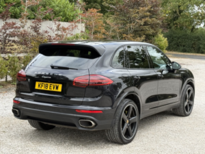 2018 Porsche Cayenne 3.0 Td V6 Platinum Edition Tiptronics 4WD Euro 6 (s/s) 5dr in Black — image 2