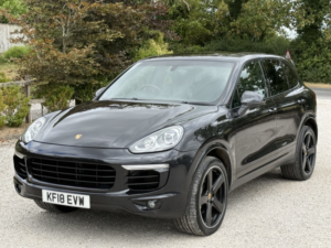 2018 Porsche Cayenne 3.0 Td V6 Platinum Edition Tiptronics 4WD Euro 6 (s/s) 5dr in Black — image 3