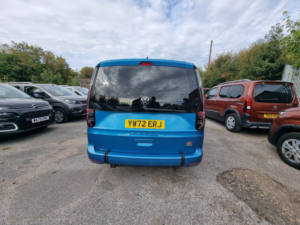 2023 Volkswagen Caddy Maxi 1.5 Tsi Life in Blue — image 6