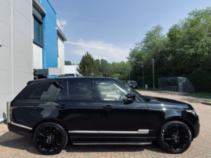 2013 Land Rover Range Rover 4.4 Sd V8 Vogue in Black — image 6