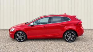 2017 Volvo V40 2.0 D4 R-Design Pro Auto Euro 6 (s/s) 5dr in Red — image 4