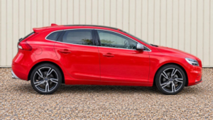 2017 Volvo V40 2.0 D4 R-Design Pro Auto Euro 6 (s/s) 5dr in Red — image 5