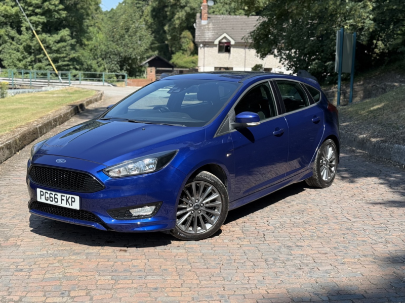 2017 Ford Focus 1.5 Tdci St-Line in Blue — image 1