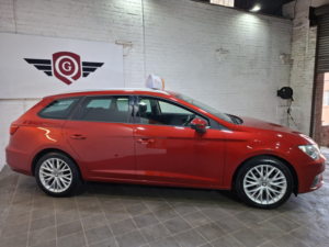 2020 SEAT Leon 2.0 Tdi Se Dynamic in Red — image 2