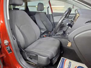 2020 SEAT Leon 2.0 Tdi Se Dynamic in Red — image 6