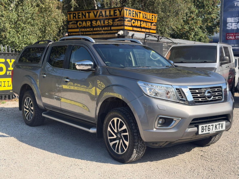 2017 Nissan Navara 2.3 Dci Tekna 4WD Euro 6 (s/s) 4dr in Grey — image 1