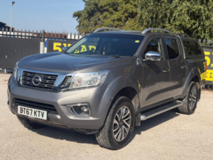 2017 Nissan Navara 2.3 Dci Tekna 4WD Euro 6 (s/s) 4dr in Grey — image 3