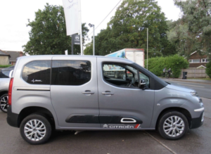 2022 Citroen Berlingo 1.5 Bluehdi Feel M in Grey — image 4