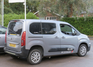 2022 Citroen Berlingo 1.5 Bluehdi Feel M in Grey — image 6