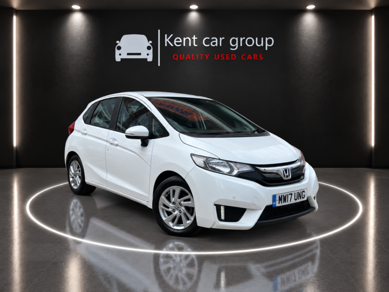 2017 Honda Jazz 1.3 I-Vtec Se Navi in White — image 1