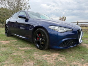 2018 Alfa Romeo Giulia 2.2 Td Speciale Auto Euro 6 (s/s) 4dr in Blue — image 3