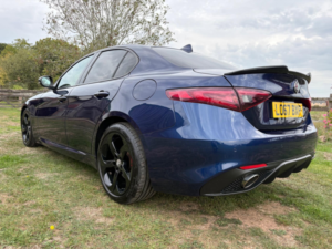 2018 Alfa Romeo Giulia 2.2 Td Speciale Auto Euro 6 (s/s) 4dr in Blue — image 6
