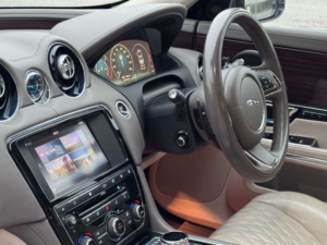 2017 Jaguar Xj 3.0 Xj Portfolio V6 D Auto 4dr in Grey — image 4