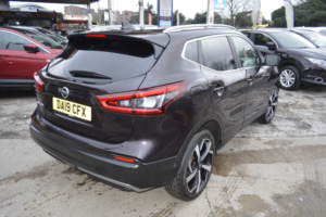 2019 Nissan Qashqai 1.3 Dig-T Tekna+ in Black — image 2