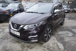 2019 Nissan Qashqai 1.3 Dig-T Tekna+ in Black — image 3