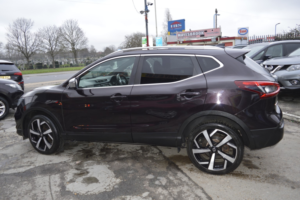 2019 Nissan Qashqai 1.3 Dig-T Tekna+ in Black — image 5