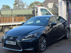 2018 Lexus Is 2.5 300h Executive Edition E-CVT Euro 6 (s/s) 4dr in Black — image 3