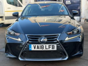 2018 Lexus Is 2.5 300h Executive Edition E-CVT Euro 6 (s/s) 4dr in Black — image 5