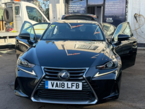 2018 Lexus Is 2.5 300h Executive Edition E-CVT Euro 6 (s/s) 4dr in Black — image 6