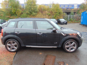 2016 MINI Countryman 1.6 Cooper S All4 Countryman * Mot June 2027 * New Clutch And Timing Chain * Finance Available * Fer in Black — image 2