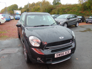 2016 MINI Countryman 1.6 Cooper S All4 Countryman * Mot June 2027 * New Clutch And Timing Chain * Finance Available * Fer in Black — image 4