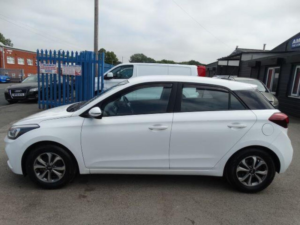 2019 Hyundai I20 1.2 Se Launch Edition Euro 6 (s/s) 5dr in White — image 4