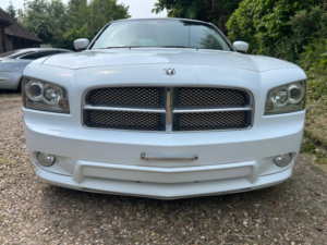2013 Dodge Charger - in White — image 2