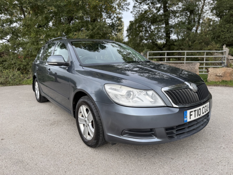 2010 Skoda Octavia 1.9 Tdi Se in Grey — image 1