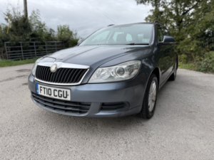 2010 Skoda Octavia 1.9 Tdi Se in Grey — image 4
