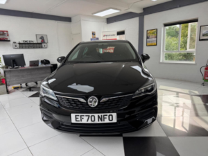 2020 Vauxhall Astra 1.5 Turbo D Se Euro 6 (s/s) 5dr in Black — image 2