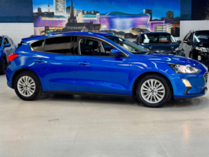 2019 Ford Focus 1.0t Ecoboost Titanium Euro 6 (s/s) 5dr in Blue — image 2