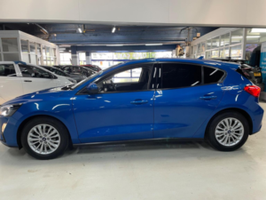 2019 Ford Focus 1.0t Ecoboost Titanium Euro 6 (s/s) 5dr in Blue — image 5