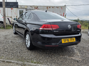 2016 Volkswagen Passat 1.6 Tdi Bluemotion Tech Se Business in Black — image 6