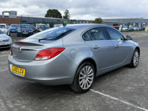 2010 Vauxhall Insignia 2.0 Cdti Se in Silver — image 3