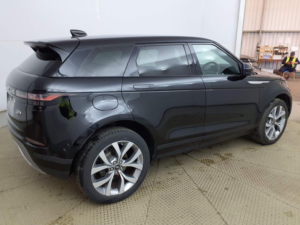 2019 Land Rover Range Rover Evoque 2.0 D180 Hse Auto 4WD Euro 6 (s/s) 5dr in Black — image 4