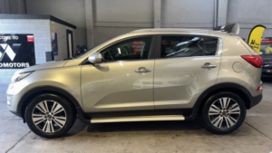 2014 Kia Sportage 1.7 Crdi Ecodynamics 4 Silver 5dr 9 Stamps+satnav+panroof in Silver — image 2