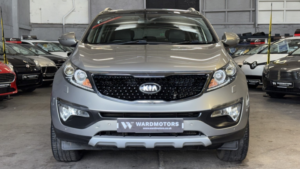2014 Kia Sportage 1.7 Crdi Ecodynamics 4 Silver 5dr 9 Stamps+satnav+panroof in Silver — image 3