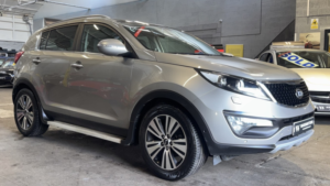 2014 Kia Sportage 1.7 Crdi Ecodynamics 4 Silver 5dr 9 Stamps+satnav+panroof in Silver — image 4